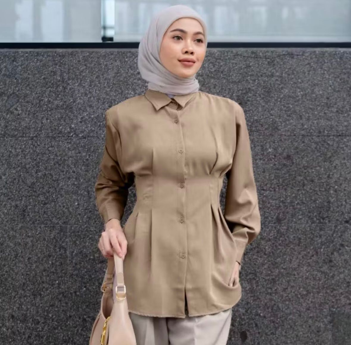 Kemeja Polos Slimfit Cream